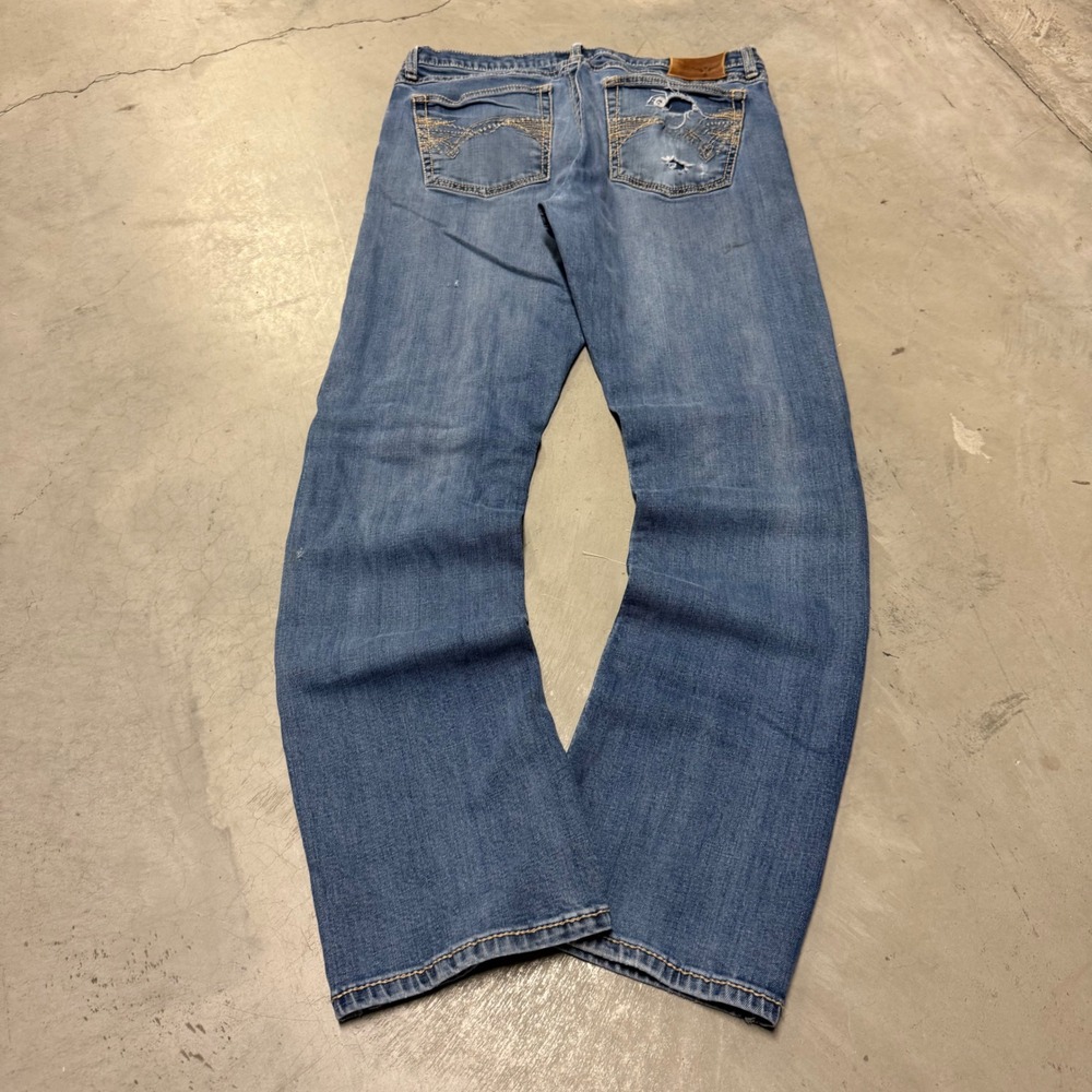 Wrangler 20X Style 42 Vintage Boot Jeans Medium Wash Distressed 32x32